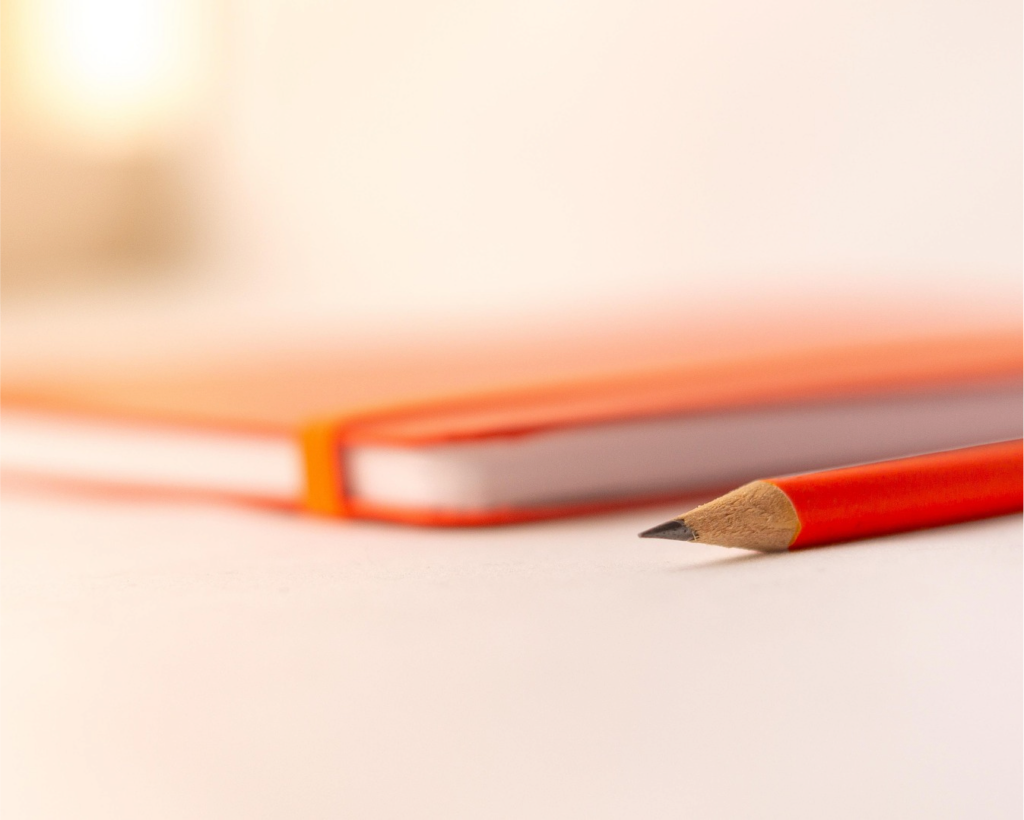 Crayon orange + bloc