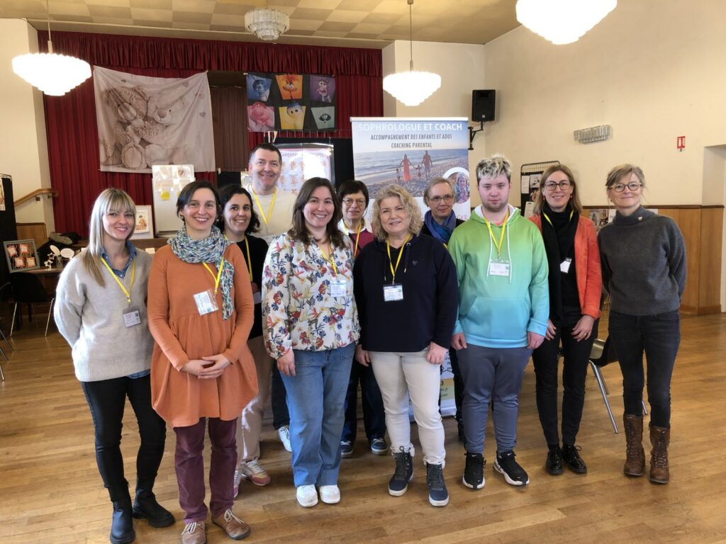 Une partie des intervenants qualifies presents au salon parent aise a wintzenheim pour repondre aux questions des parents photo jean haeffele